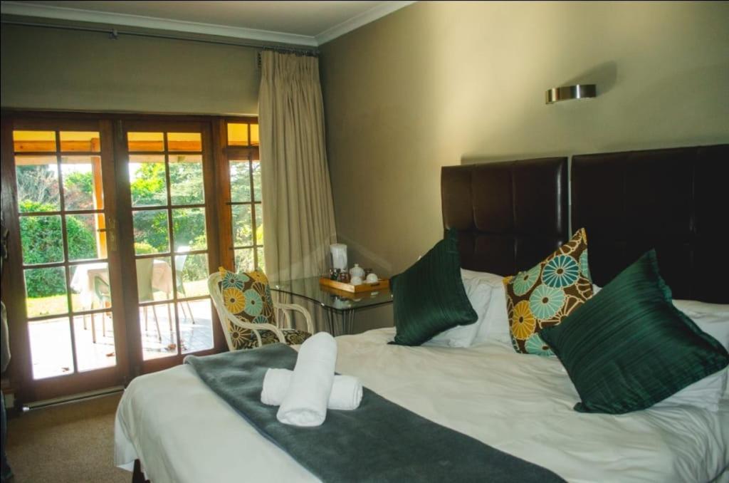 Phezulu Safari Park Villa Botha's Hill Exterior photo
