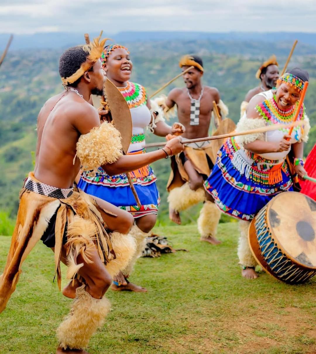 Phezulu Safari Park Villa Botha's Hill Exterior photo