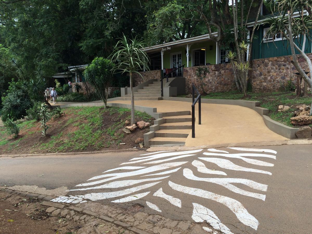 Phezulu Safari Park Villa Botha's Hill Exterior photo