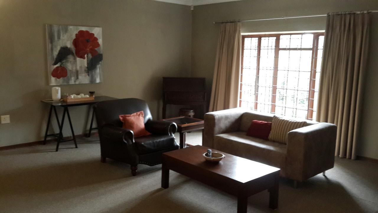 Phezulu Safari Park Villa Botha's Hill Exterior photo