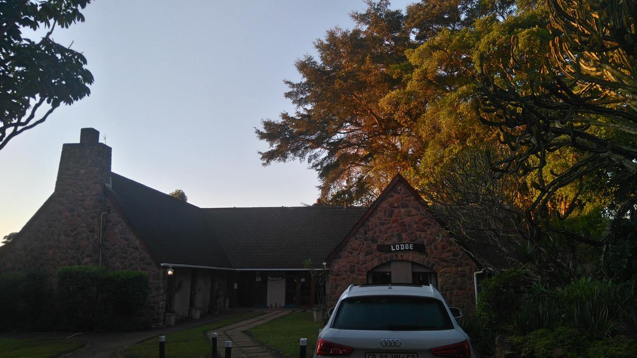 Phezulu Safari Park Villa Botha's Hill Exterior photo
