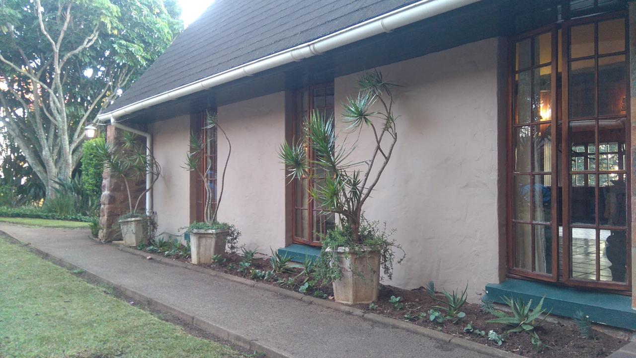 Phezulu Safari Park Villa Botha's Hill Exterior photo